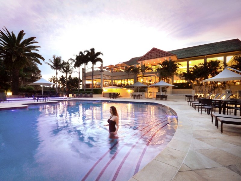 Mercure Gold Coast Oasis Pool